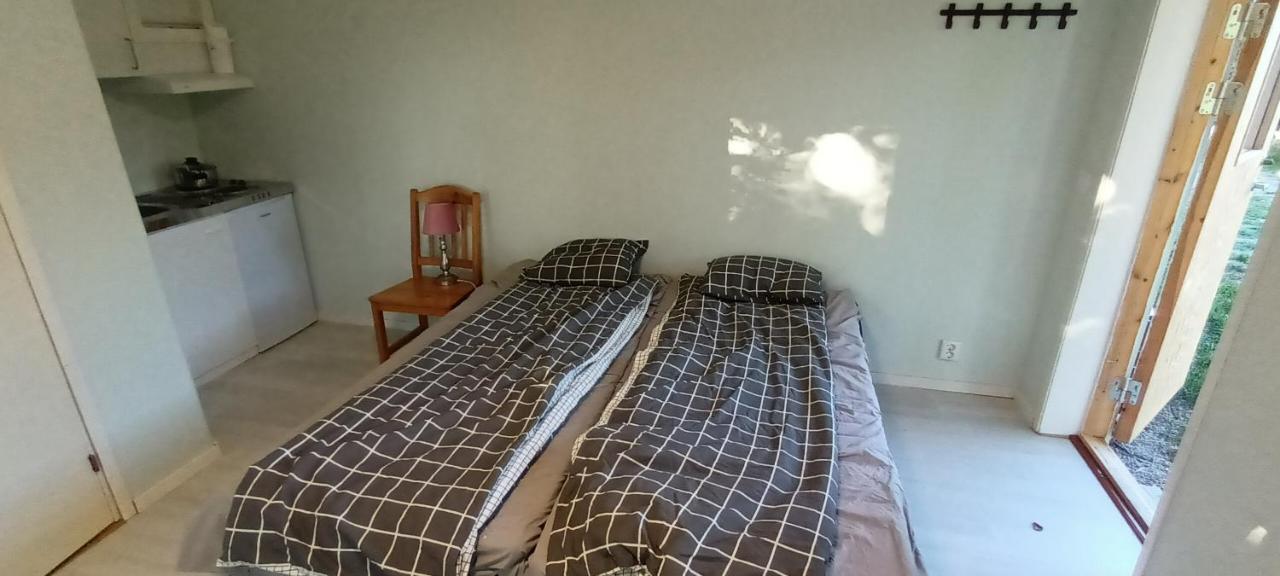 Saxemara Med Minikoek Och Badrum Ronneby Dış mekan fotoğraf